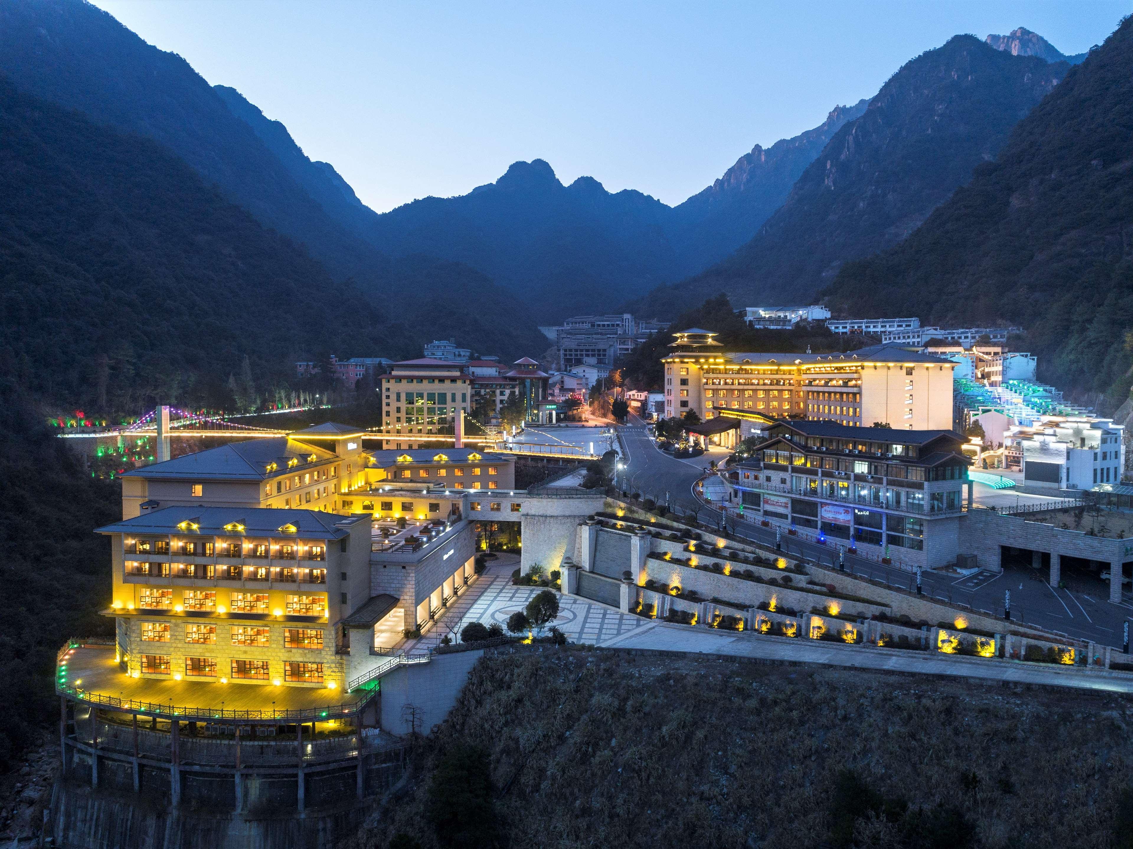 Hilton Sanqingshan Resort Shangrao Exteriör bild