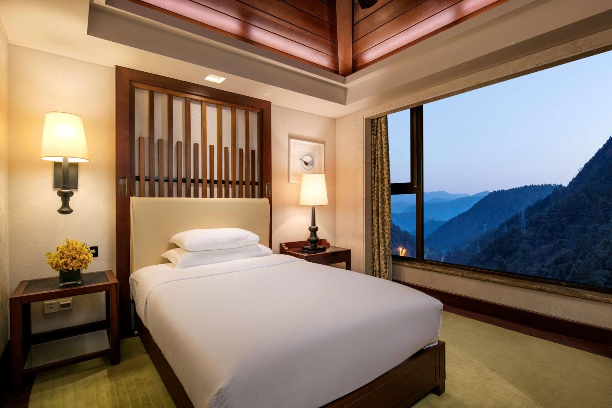 Hilton Sanqingshan Resort Shangrao Exteriör bild